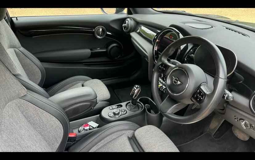 Mini Electric Cooper Se 32.6Kwh Level 2 Hatchback A Black #6