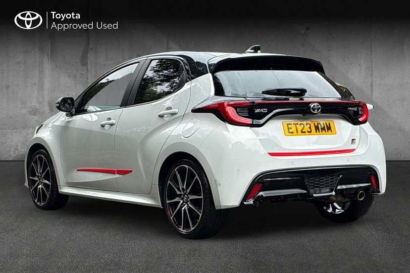 Toyota Yaris 1.5 Vvt-h Gr Sport Hatchback Hybrid E-c White #4