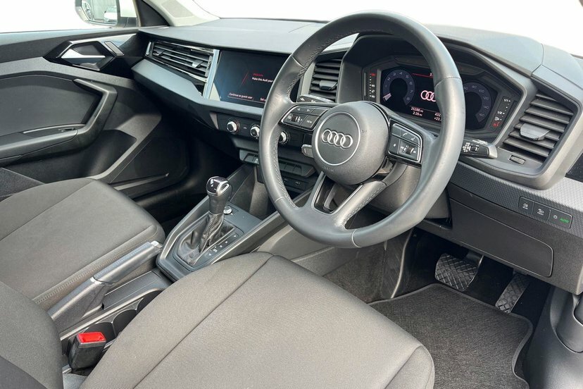 Audi A1 1.0 Tfsi 25 Technik Sportback S Tronic White #6