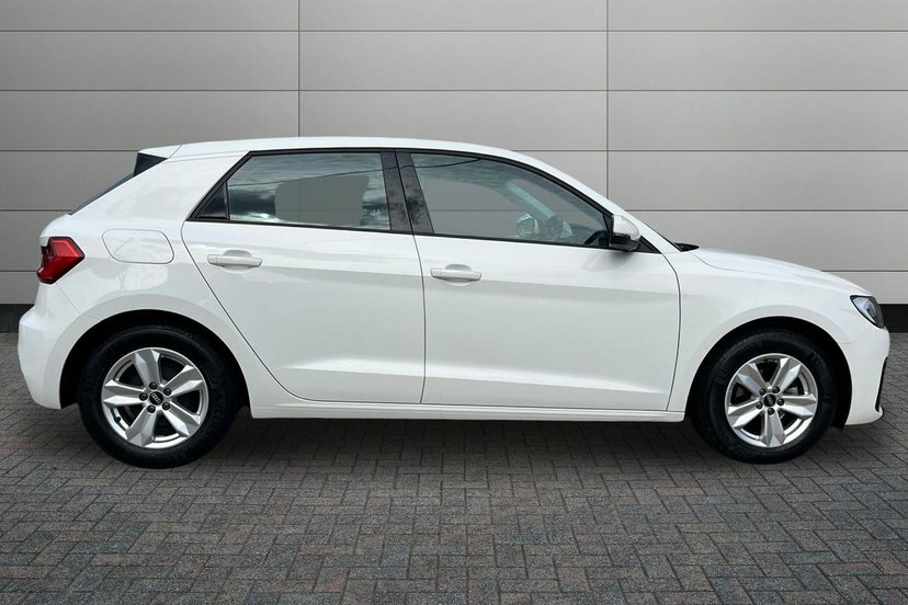 Audi A1 1.0 Tfsi 25 Technik Sportback S Tronic White #4