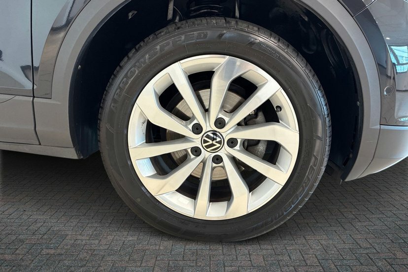 Volkswagen T-Roc 1.5 Tsi Life Suv 150 Ps Black #5