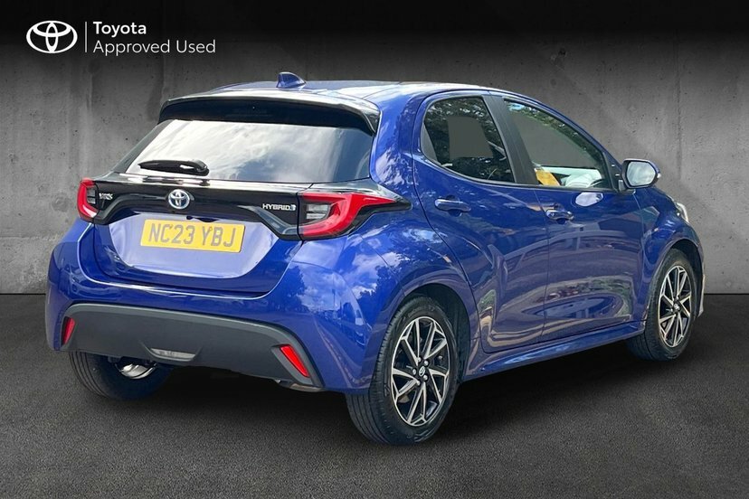 Toyota Yaris 1.5 Vvt-h Design Hatchback Hybrid E-cvt Blue