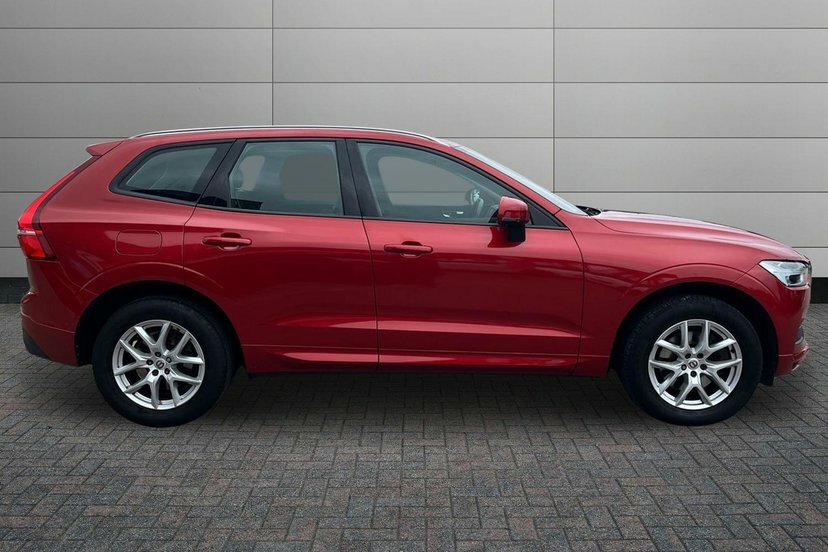 Volvo XC60 2.0 D4 Momentum Suv 190 Ps Red #4