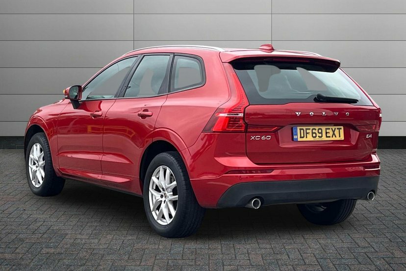 Volvo XC60 2.0 D4 Momentum Suv 190 Ps Red #3