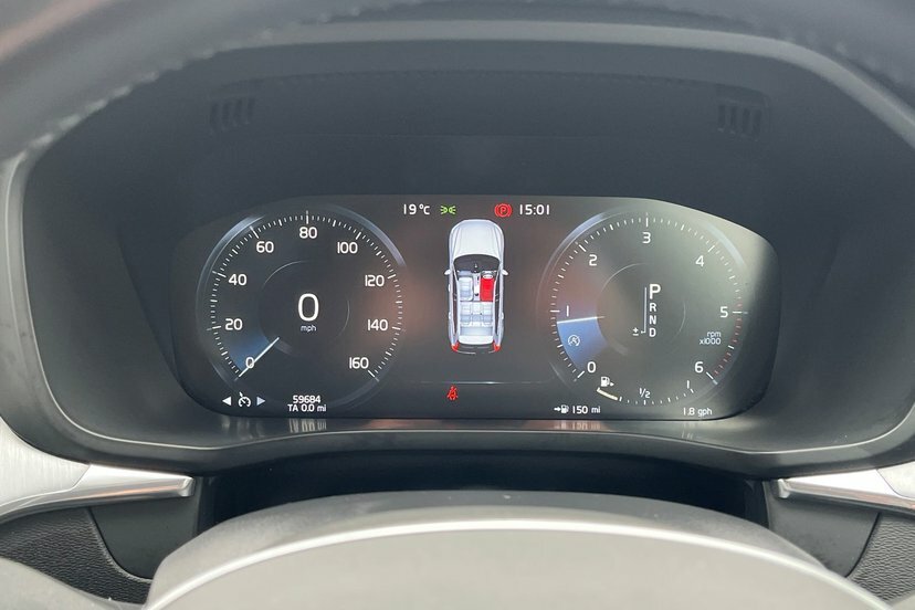 Volvo XC60 T4 Edition Red #23