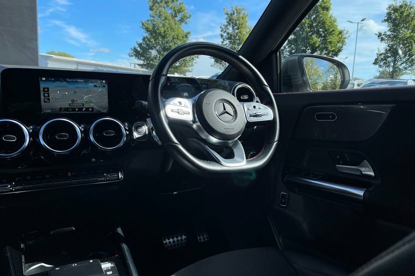 Mercedes-Benz GLA Class Exclusive Edition E  #31