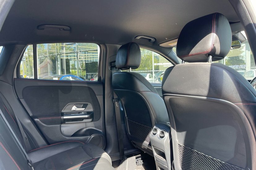 Mercedes-Benz GLA Class Exclusive Edition E  #37