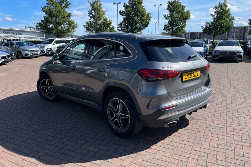 Mercedes-Benz GLA Class Exclusive Edition E  #41
