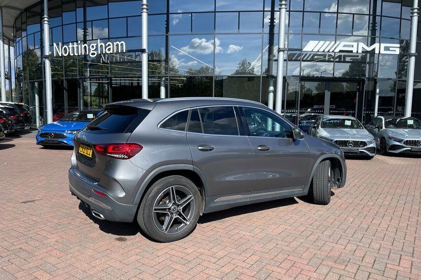 Mercedes-Benz GLA Class Exclusive Edition E  #40