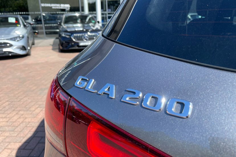 Mercedes-Benz GLA Class Exclusive Edition E  #34
