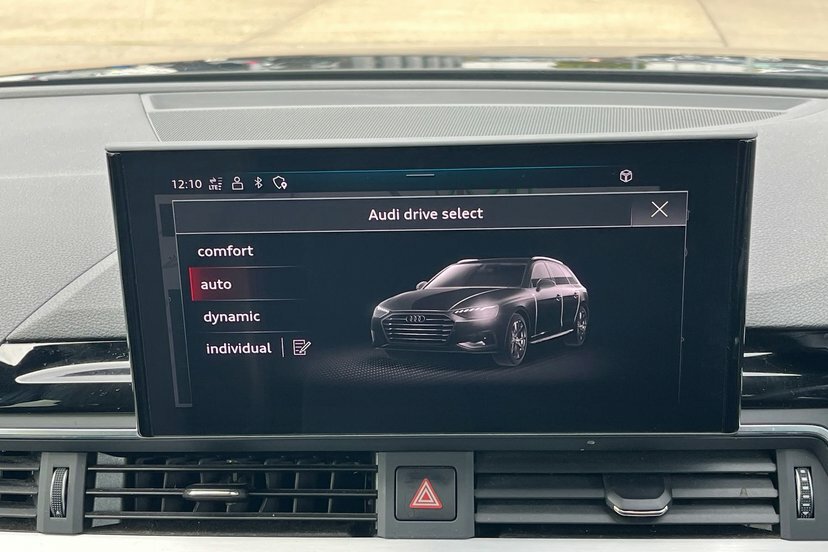 Audi A4 Avant Black Edition Blue #18