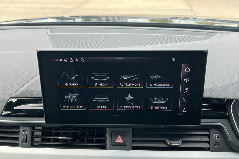 Audi A4 Avant Black Edition Blue #19