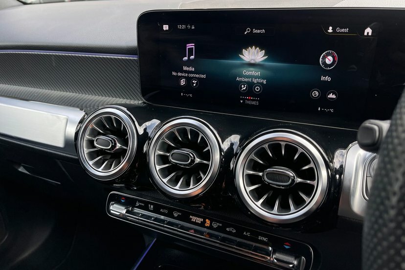 Mercedes-Benz GLB Class 200 Amg Line Premium Night Ed 7G-tronic Grey #14