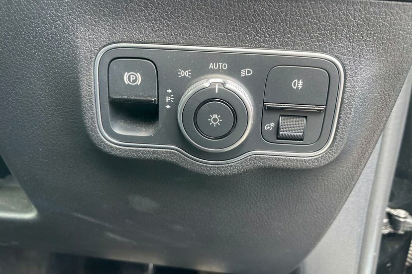 Mercedes-Benz GLB Class 200 Amg Line Premium Night Ed 7G-tronic Grey #17