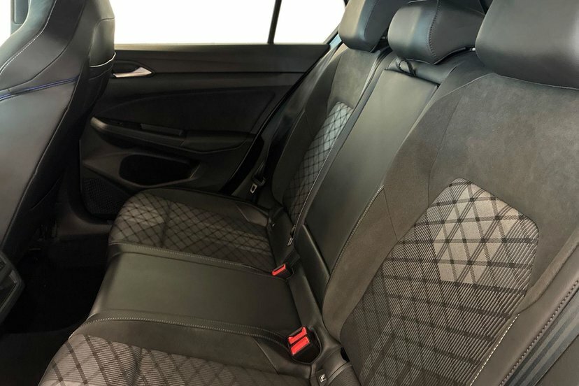 Volkswagen Golf Match Black #8