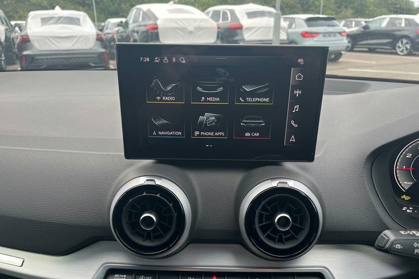 Audi Q2 35 Tfsi Black Edition Tech Blue #17