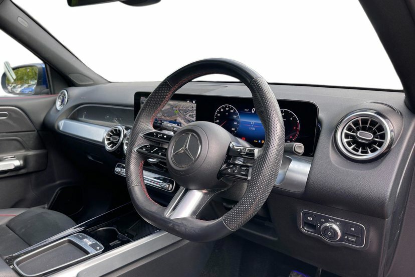 Mercedes-Benz GLB Class 2.0 Glb220d Amg Line Premium Plus Suv Blue #5