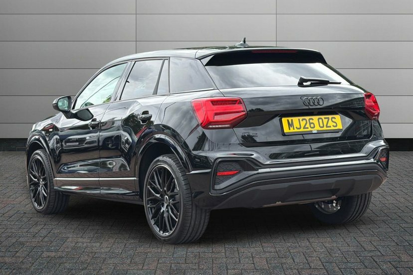 Audi Q2 1.5 Tfsi Cod 35 Black Edition Suv S Tro Black #3