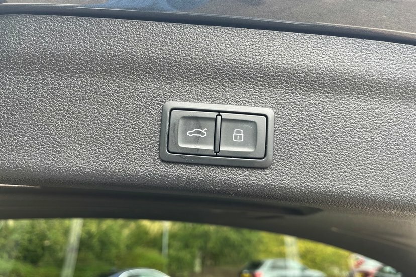 Audi A6 Avant S Line Black #13