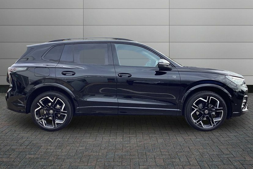 Volkswagen Tiguan 1.5 Etsi Mhev R-line Suv Hybrid Dsg 15 Black #4