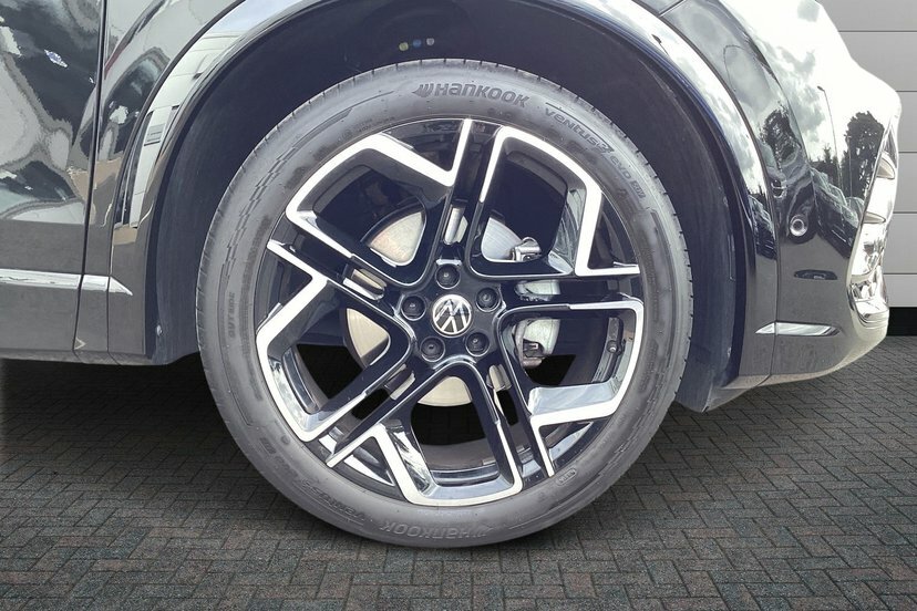 Volkswagen Tiguan 1.5 Etsi Mhev R-line Suv Hybrid Dsg 15 Black #5