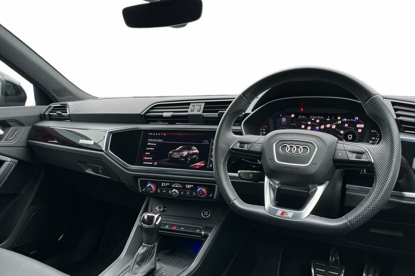 Audi Q3 1.5 Tfsi Cod 35 Black Edition Sportback Grey #6