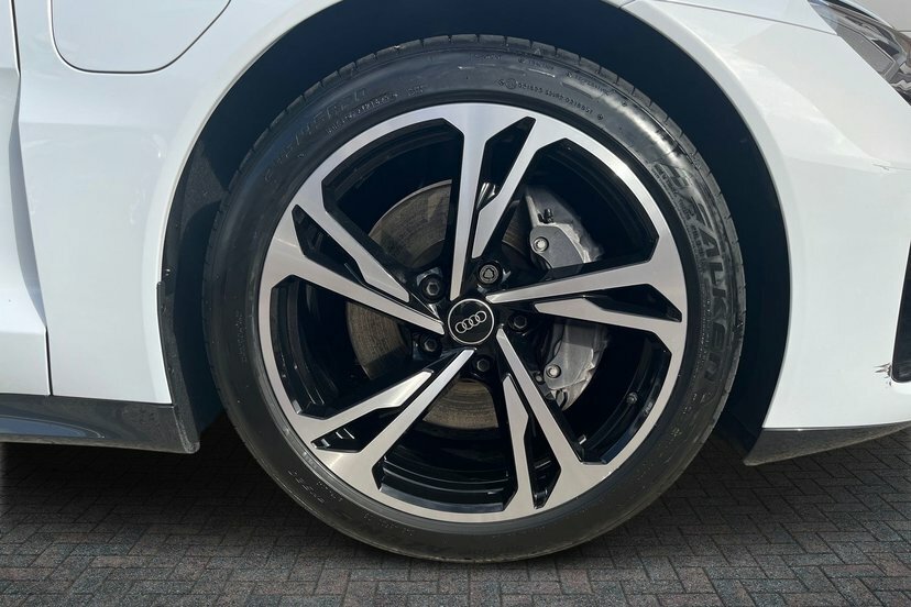 Audi E Tron GT 93.4Kwh Saloon Quattro 476 Ps Grey #5
