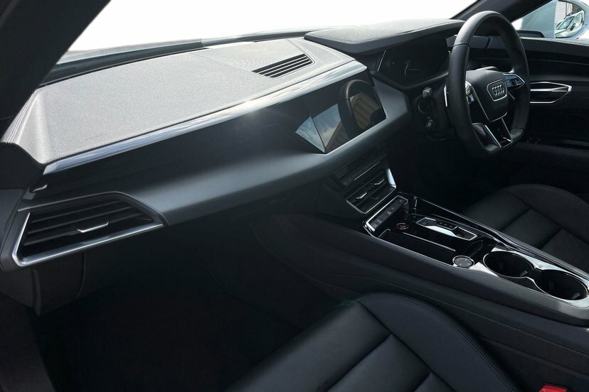 Audi E Tron GT 93.4Kwh Saloon Quattro 476 Ps Grey #2