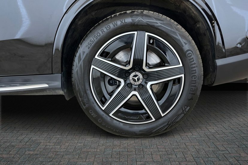 Mercedes-Benz GLC Class Glc 300E 4Matic Amg Line KN75YLU Black #4