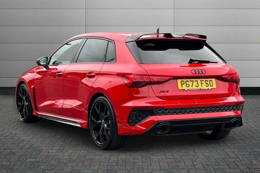 Audi RS3 2.5 Tfsi Carbon Black Sportback S Troni Red #3
