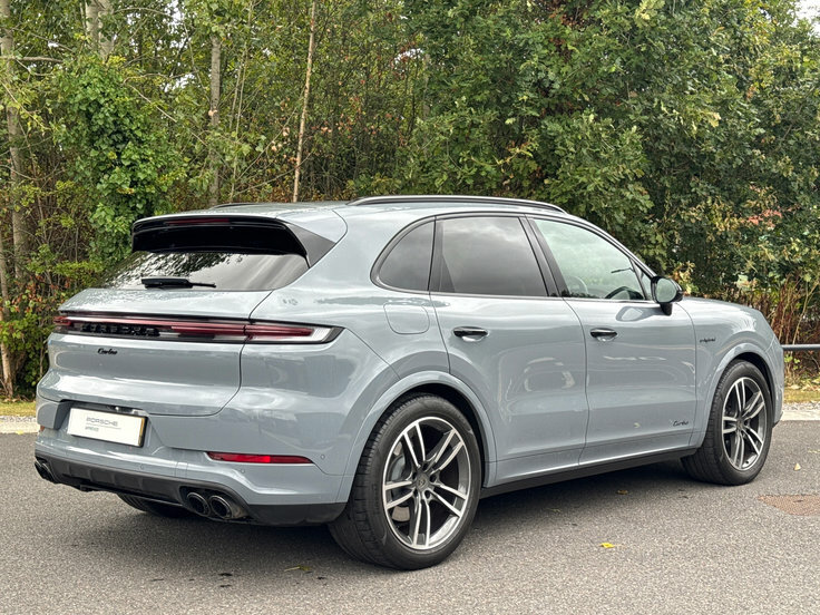 Porsche Cayenne E-hybrid Black Edition 2025 #21