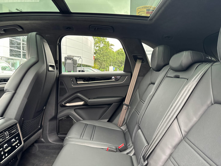 Porsche Cayenne E-hybrid Black Edition 2025 #28