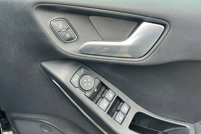 Ford Fiesta 1.0 Ecoboost Titanium Black #11