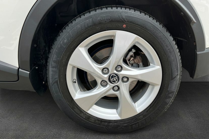 Toyota C-Hr Dynamic Silver #18