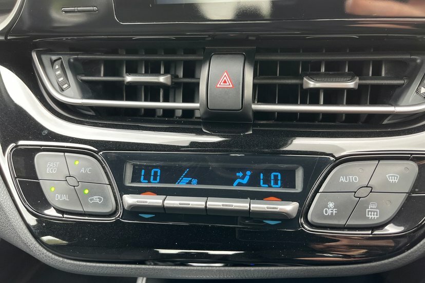 Toyota C-Hr Dynamic Silver #44