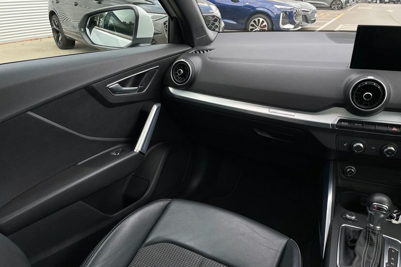 Audi Q2 1L Sport Grey #19