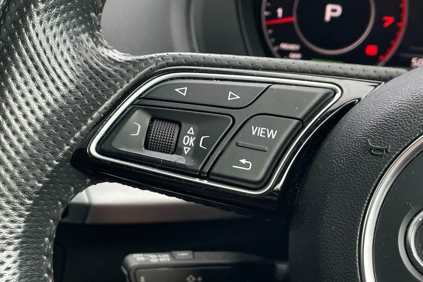 Audi Q2 1L Sport Grey #26
