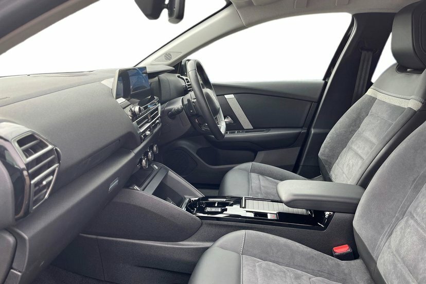 Citroen C4 1.5 Bluehdi Shine Plus Hatchback Eat8 Black #2