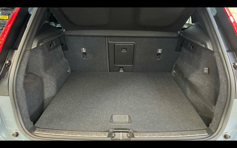 Volvo XC40 Suv Black #13