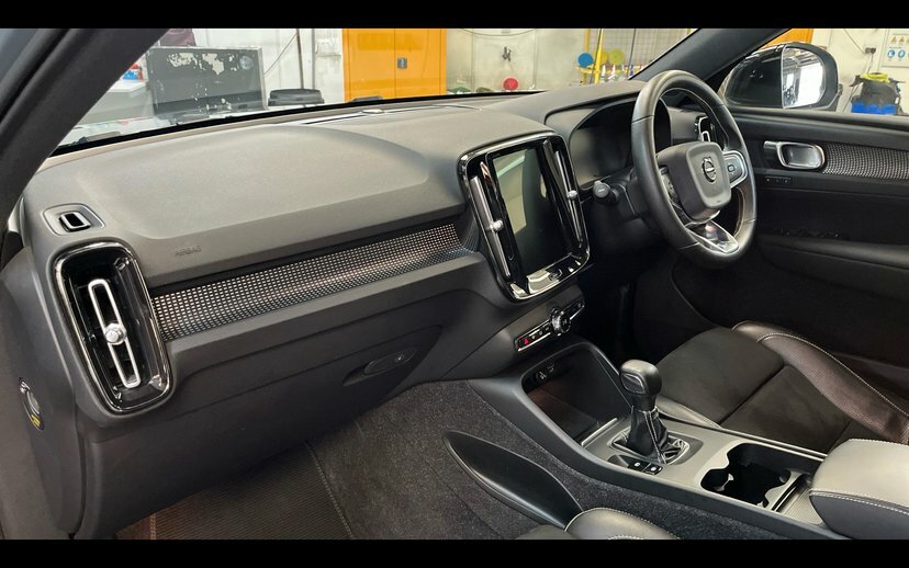 Volvo XC40 Suv Black #7
