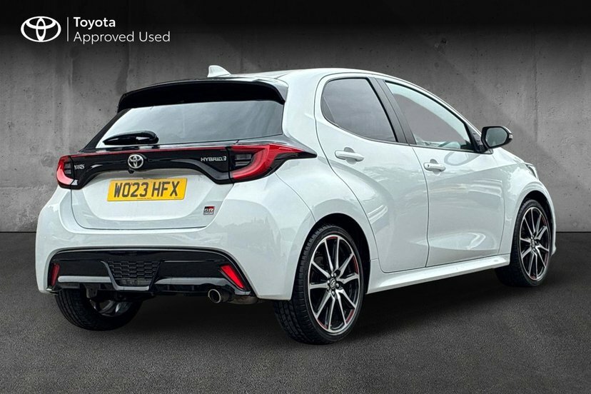 Toyota Yaris 1.5 Vvt-h Gr Sport Hatchback Hybrid E-c Grey #2