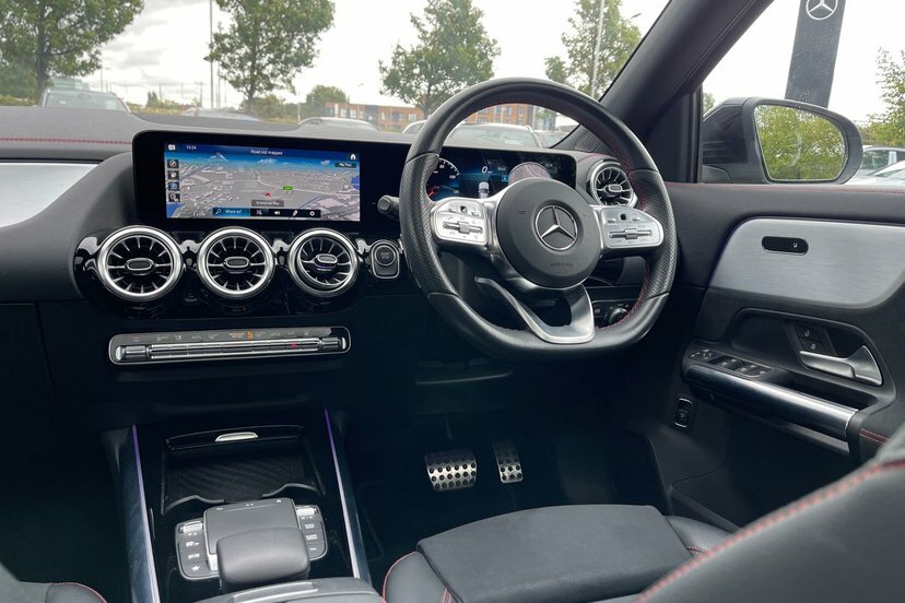Mercedes-Benz EQA Amg Line White #33
