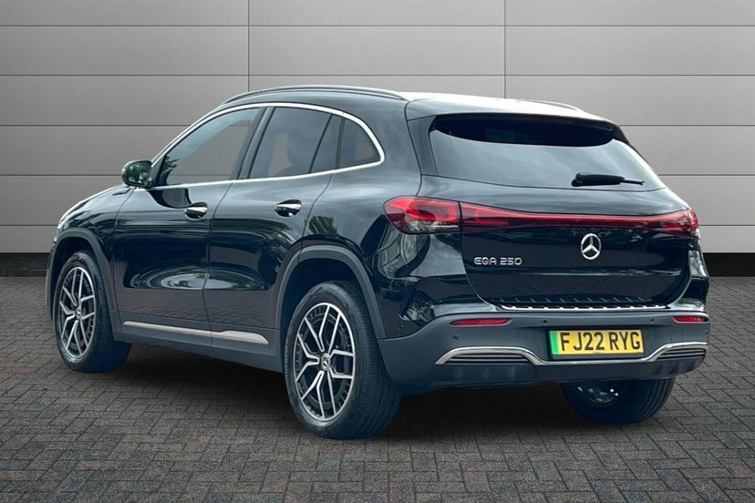 Mercedes-Benz EQA Eqa 250 66.5Kwh Amg Line Premium Suv Electri Black #2