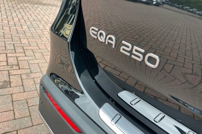 Mercedes-Benz EQA Amg Line White #38