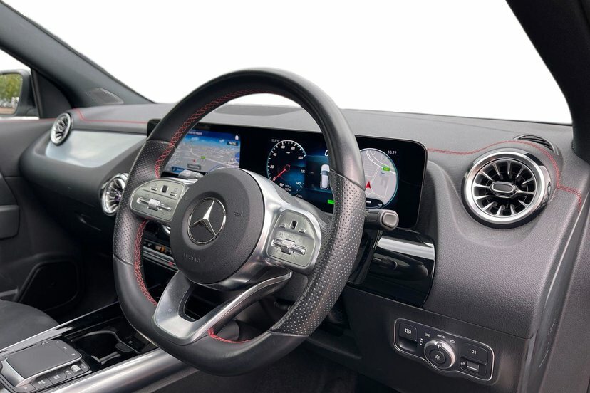 Mercedes-Benz EQA Eqa 250 66.5Kwh Amg Line Premium Suv Electri Black #5