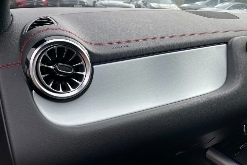 Mercedes-Benz EQA Amg Line White #30