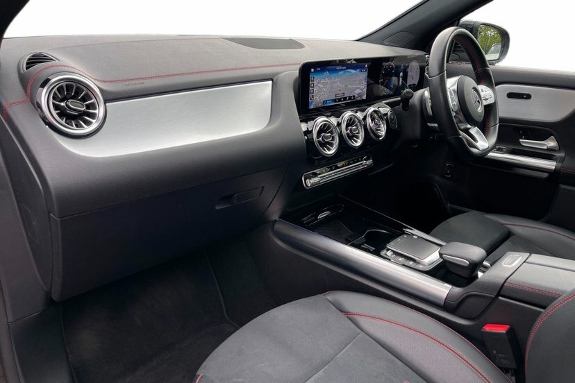 Mercedes-Benz EQA Amg Line White #9