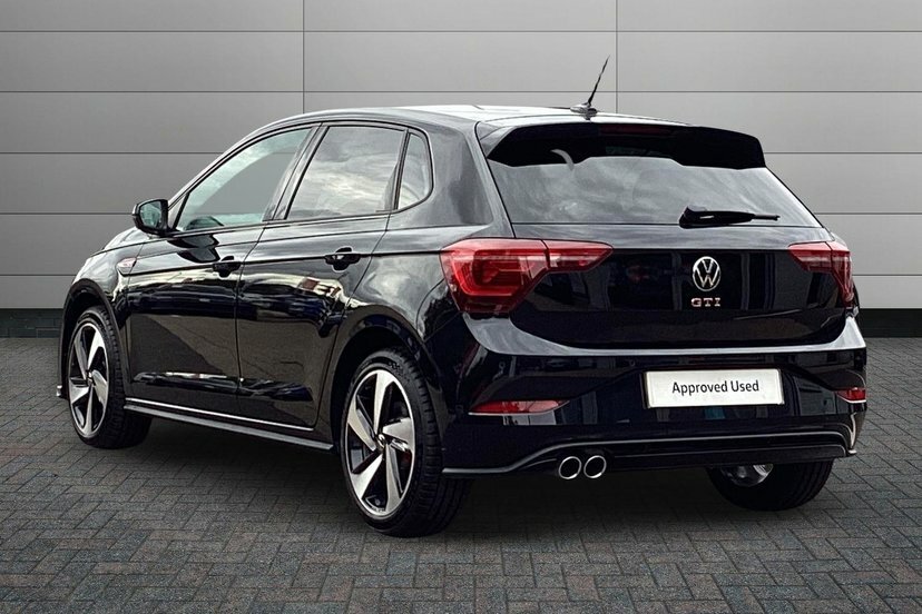 Volkswagen Polo 2.0 Tsi Gti Hatchback Dsg 207 Ps Black #3