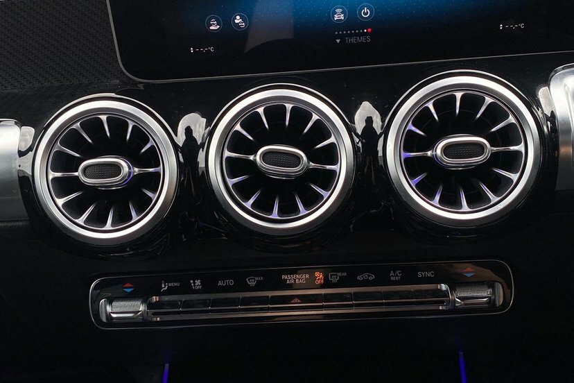 Mercedes-Benz GLB Class Black #47
