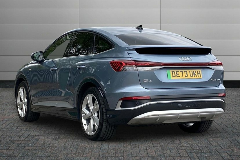 Audi Q4 E Tron 40 S Line Sportback 82Kwh 204 P Blue #3
